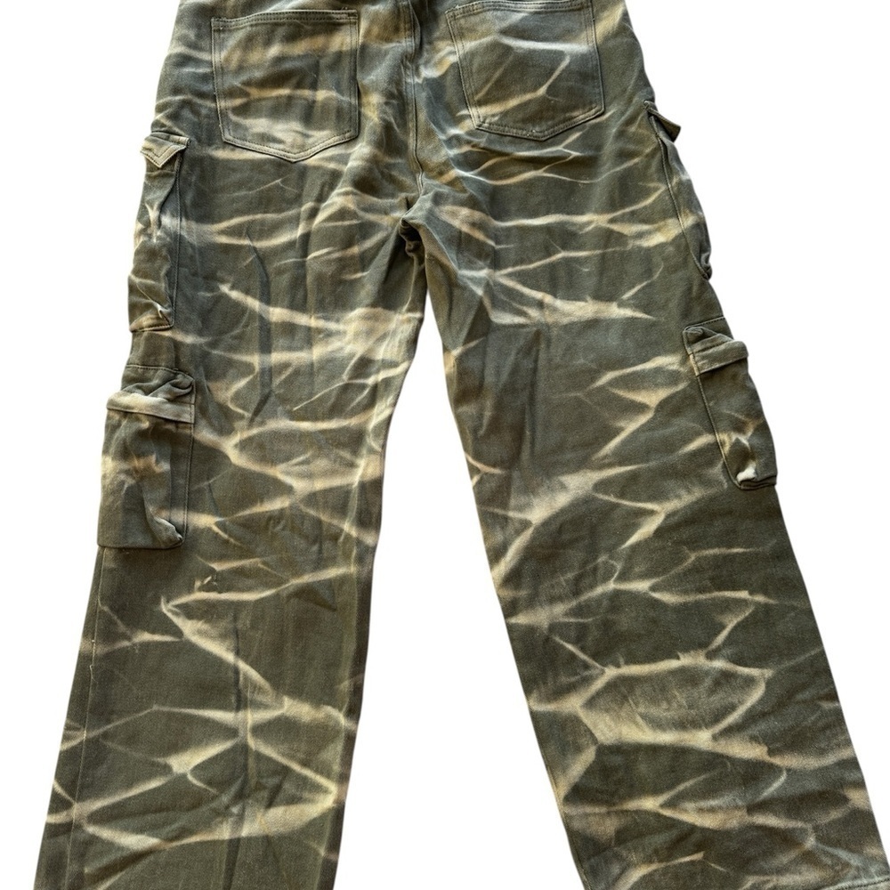 Green and White Cargo Pants - Picture 4 of 4